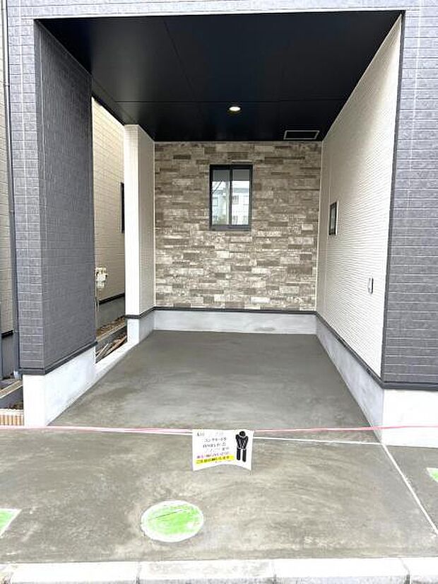 駐車場ももちろん完備しておりますのでお車所有の方にも心強いです。