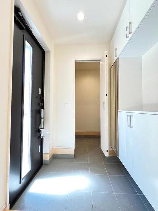 いつも気持ちよくご家族を迎えられる玄関です。