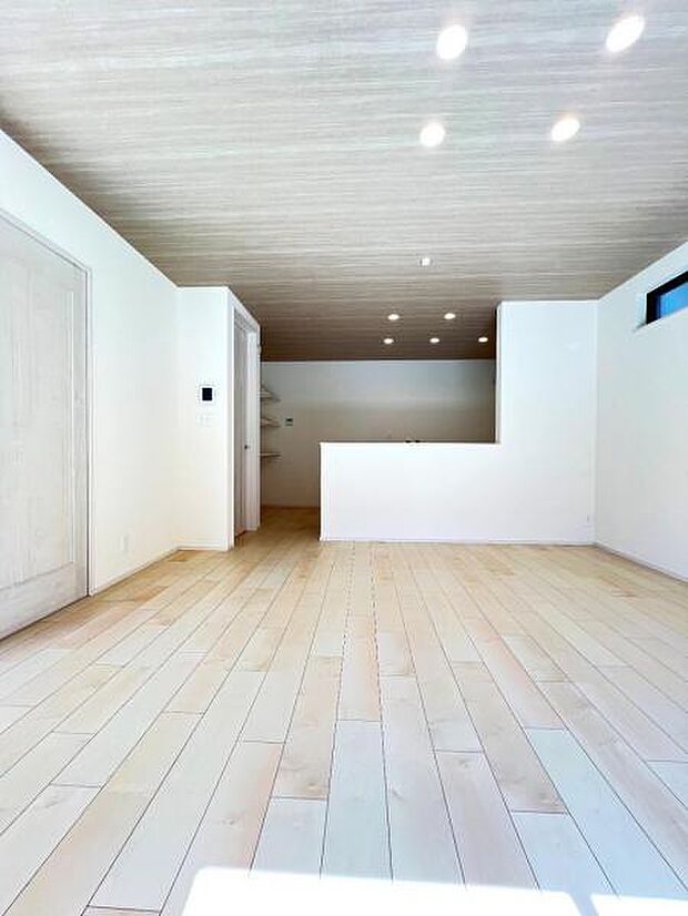 ご家族の温かい時間を演出するダイニングスペースです。