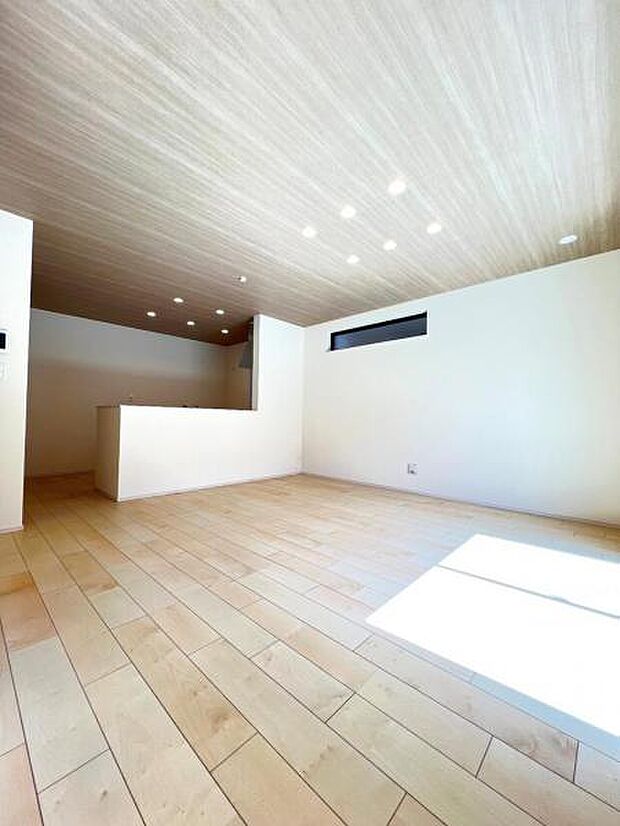 家族団らんの場所としてゆったりと居心地の良いリビングです。