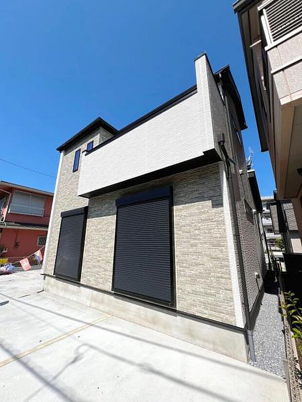 お庭スペースは、ガーデニングやお子様との外遊びなど多彩な用途でお楽しみいただけます。