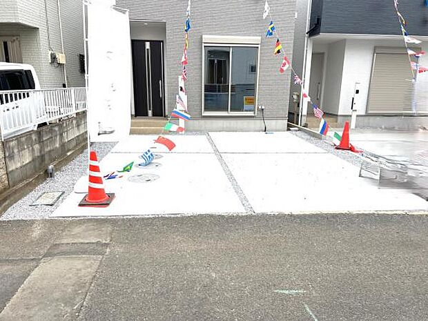 駐車場ももちろん完備しておりますのでお車所有の方にも心強いです。