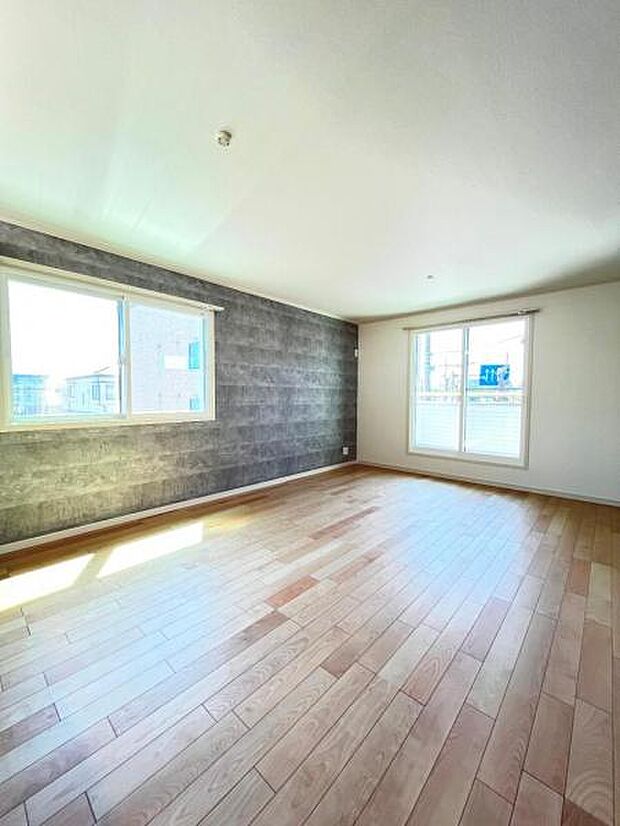 リビングダイニングになります。ご家族そろっての素敵な空間になりそうですね。