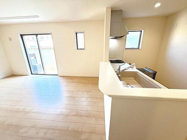 ご家族の温かい時間を演出するダイニングスペースです。