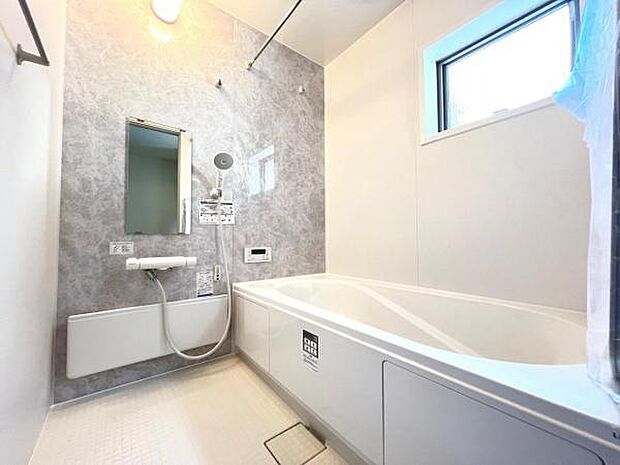 お風呂でほっとひといき。1日の疲れを癒しましょう。