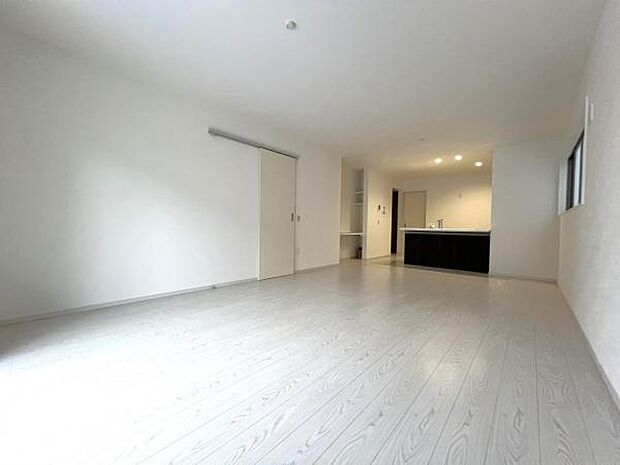 ご家族の温かい時間を演出するダイニングスペースです。