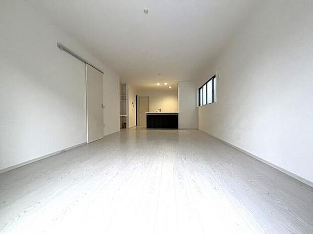 家族団らんの場所としてゆったりと居心地の良いリビングです。