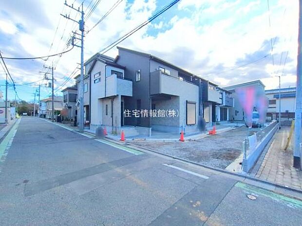 前面道路を含めた現地写真です。