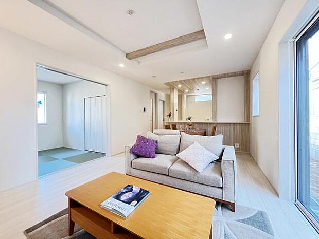 ご家族の温かい時間を演出するダイニングスペースです。