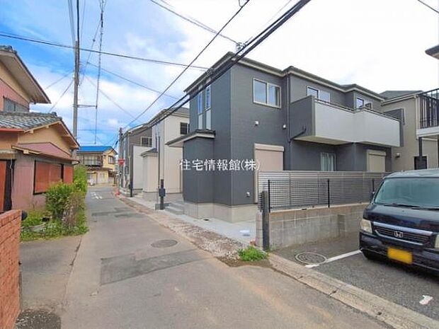 前面道路を含めた現地写真です。