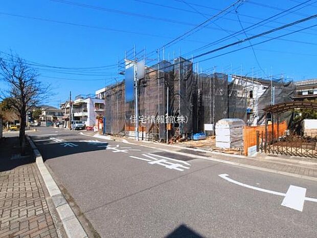 前面道路を含めた現地写真です。