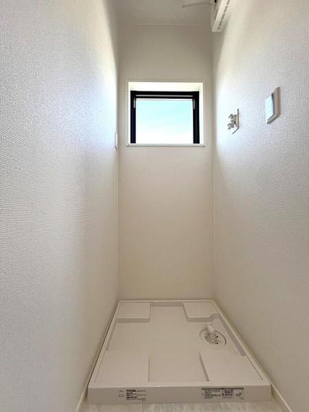 お天気を気にせずお洗濯ができ、室内干し可能です。