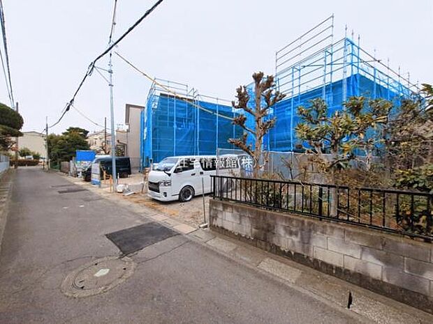 前面道路を含めた現地写真です。