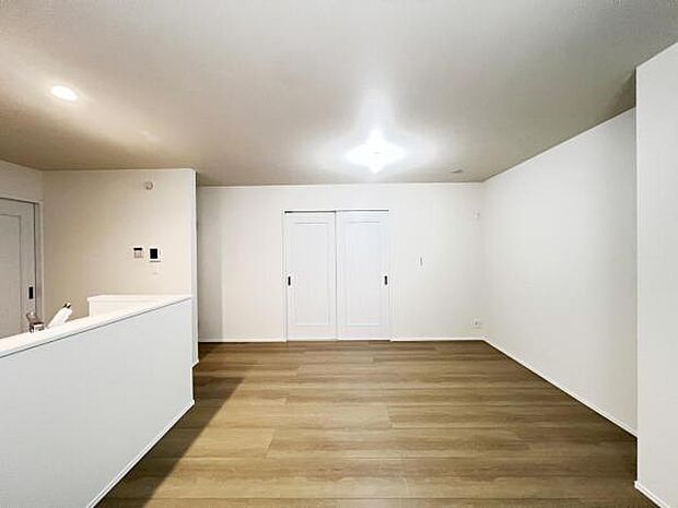 リビングダイニングになります。ご家族そろっての素敵な空間になりそうですね。