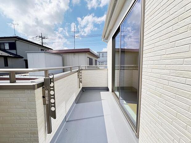 お洗濯ものを気持ち良く太陽の光で干せるのが嬉しいですね。