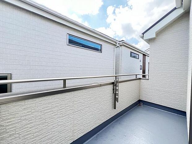 お洗濯ものを気持ち良く太陽の光で干せるのが嬉しいですね。