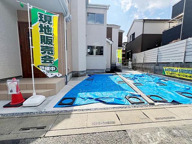 駐車場ももちろん完備しておりますのでお車所有の方にも心強いです。