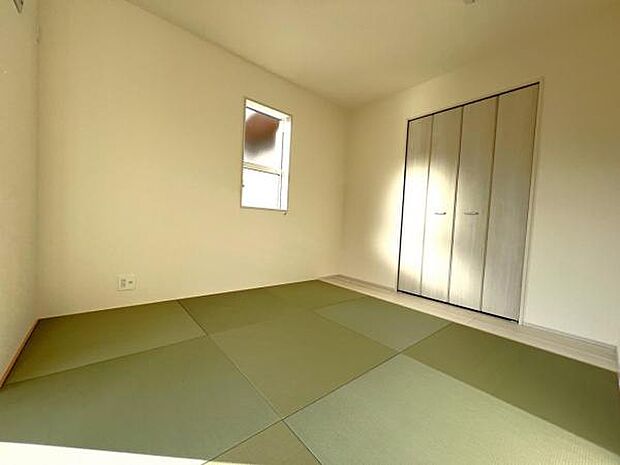 和室スペースです。畳のお部屋は寛げる空間ですね。