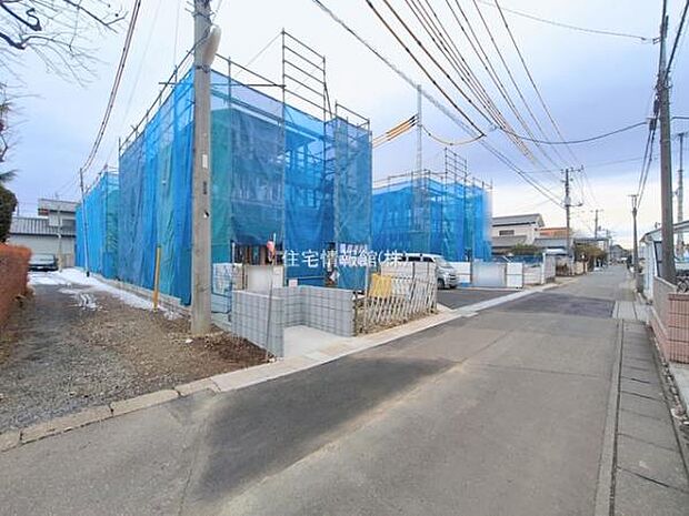 前面道路を含めた現地写真です。