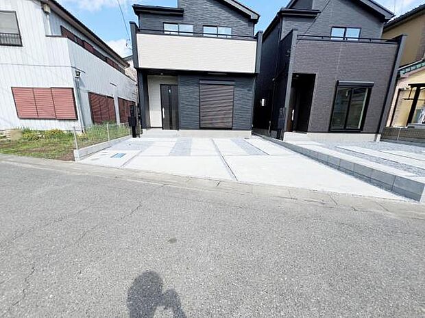 駐車場ももちろん完備しておりますのでお車所有の方にも心強いです。