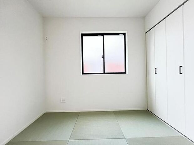 和室スペースです。畳のお部屋は寛げる空間ですね。