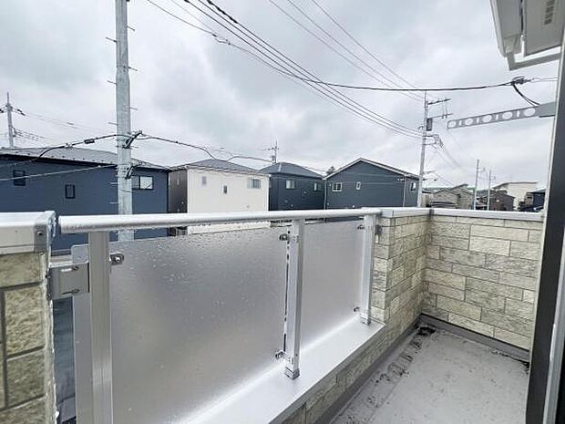 お洗濯ものを気持ち良く太陽の光で干せるのが嬉しいですね。