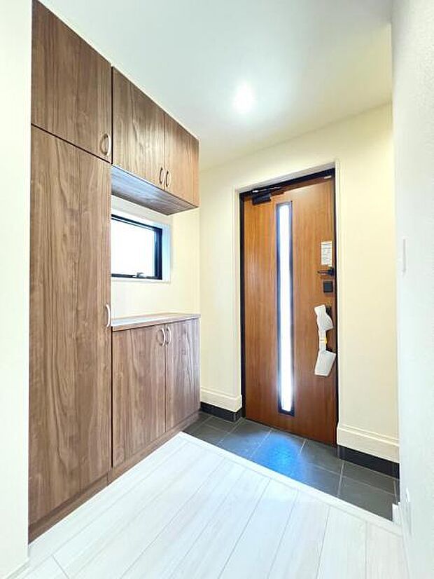 いつも気持ちよくご家族を迎えられる玄関です。