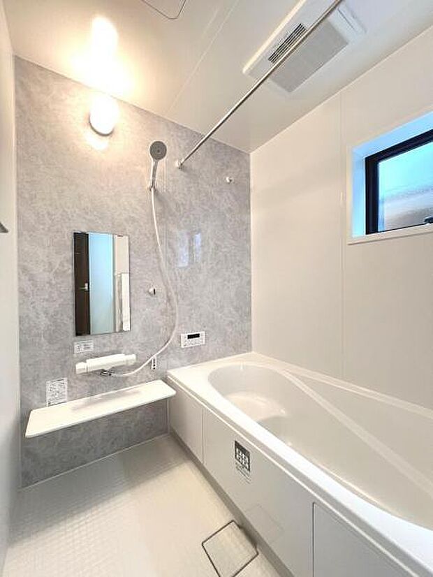 お風呂でほっとひといき。1日の疲れを癒しましょう。