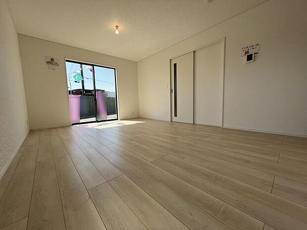 リビングダイニングになります。ご家族そろっての素敵な空間になりそうですね。