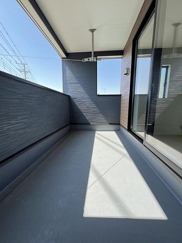 お洗濯ものを気持ち良く太陽の光で干せるのが嬉しいですね。