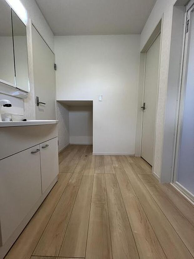 脱衣所は小さなお子様がいるご家庭にも重宝されます。