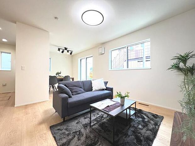 ご家族が集うLDKは約16帖の広さ、団らんの空間です。