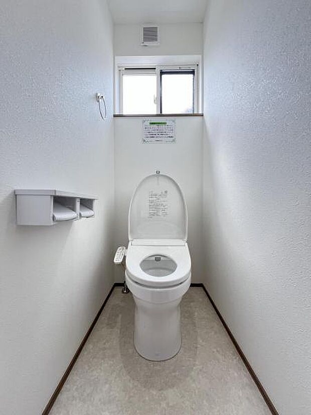 ほっと安らげる1階トイレ空間です。