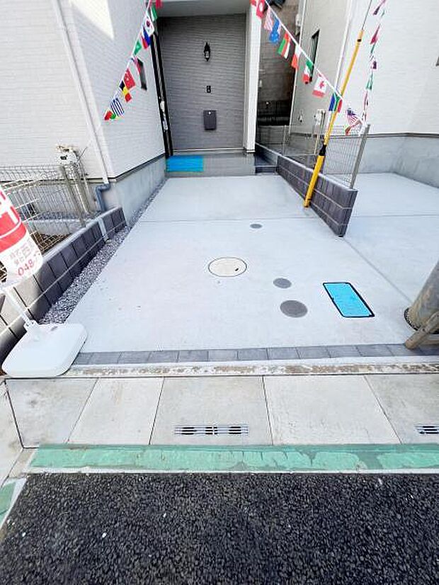駐車場ももちろん完備しておりますのでお車所有の方にも心強いです。