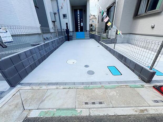 駐車場ももちろん完備しておりますのでお車所有の方にも心強いです。