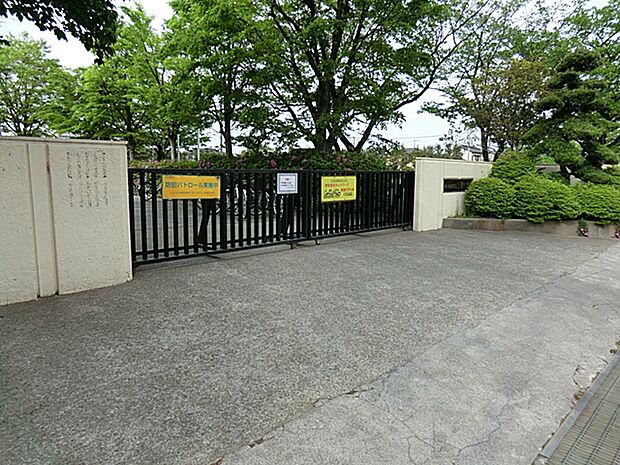 さいたま市立上里小学校まで約1600m(徒歩20分)