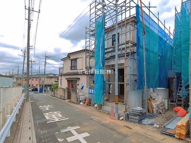 前面道路を含めた現地写真です。