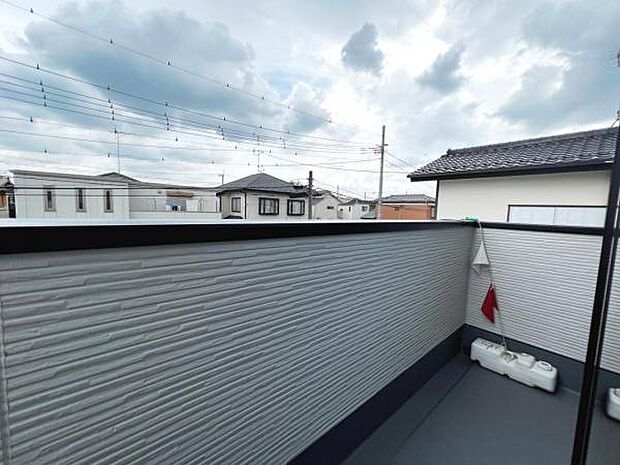 お洗濯ものを気持ち良く太陽の光で干せるのが嬉しいですね。