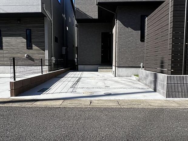 駐車場ももちろん完備しておりますのでお車所有の方にも心強いです。
