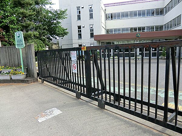 さいたま市立慈恩寺小学校まで約900m（徒歩12分）