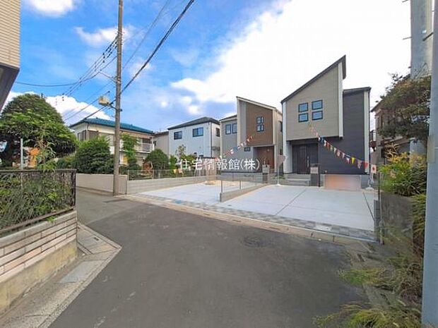 前面道路を含めた現地写真です。