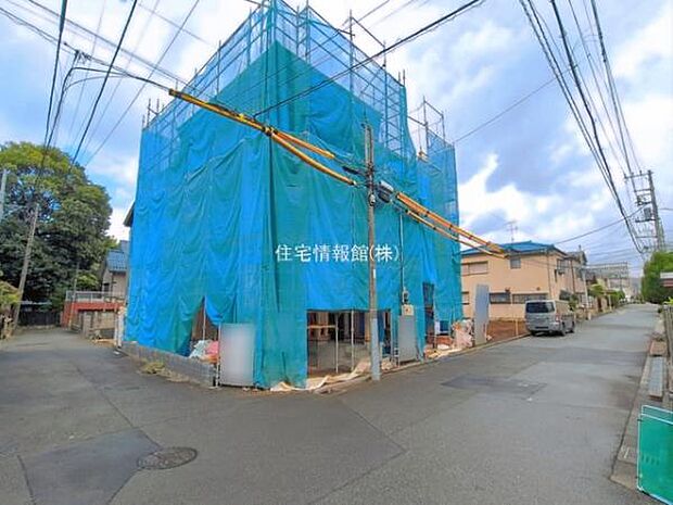 前面道路を含めた現地写真です。