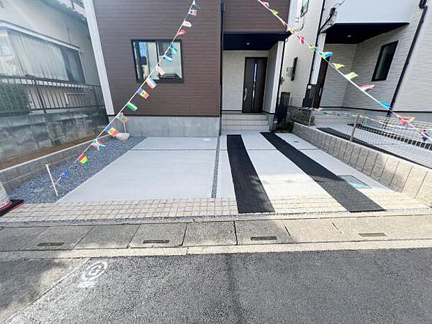 駐車場ももちろん完備しておりますのでお車所有の方にも心強いです。