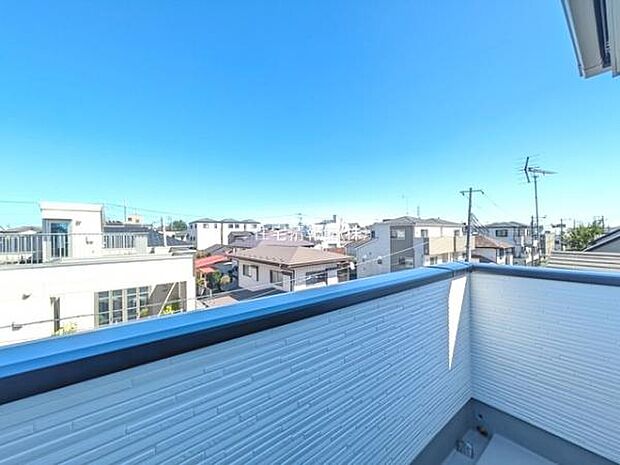 お洗濯ものを気持ち良く太陽の光で干せるのが嬉しいですね。