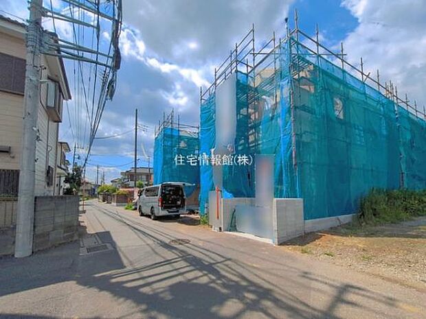 前面道路を含めた現地写真です。