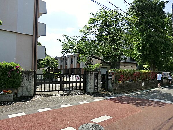 さいたま市立大宮南中学校まで約70m（徒歩1分）