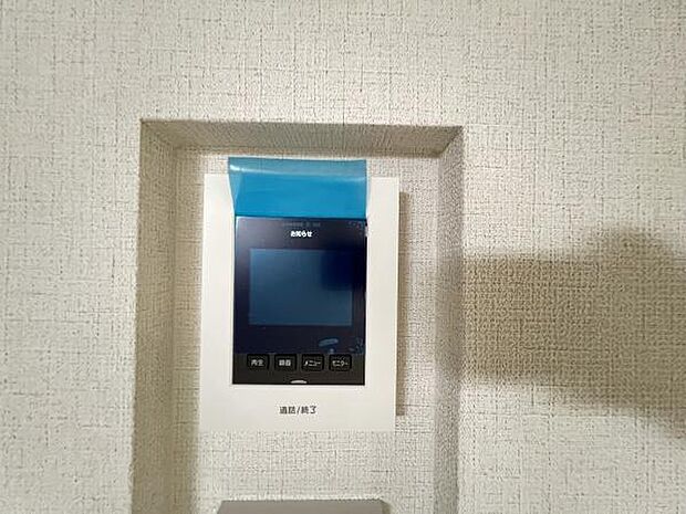 訪問者を確認できるTVモニター付きインターフォンです。