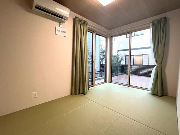 和室スペースです。畳のお部屋は寛げる空間ですね。