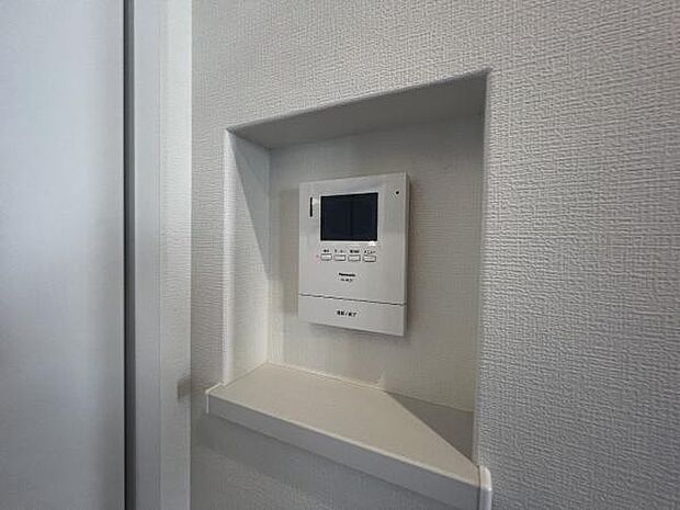 訪問者を確認できるTVモニター付きインターフォンです。