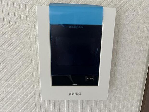 訪問者を確認できるTVモニター付きインターフォンです。